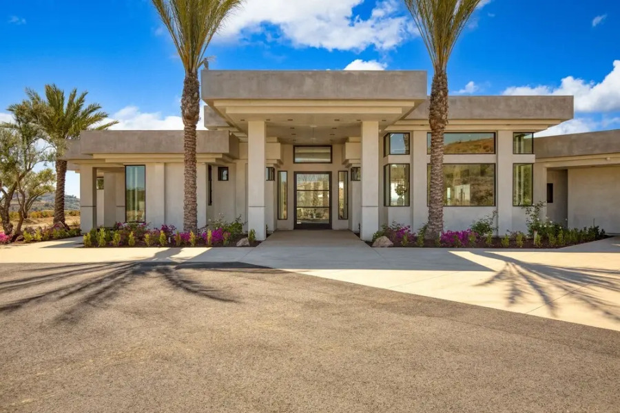 Oasis Del Sol by AvantStay Pool, Hot Tub, Views, Outdoor Dining, Open Spaced Living Area