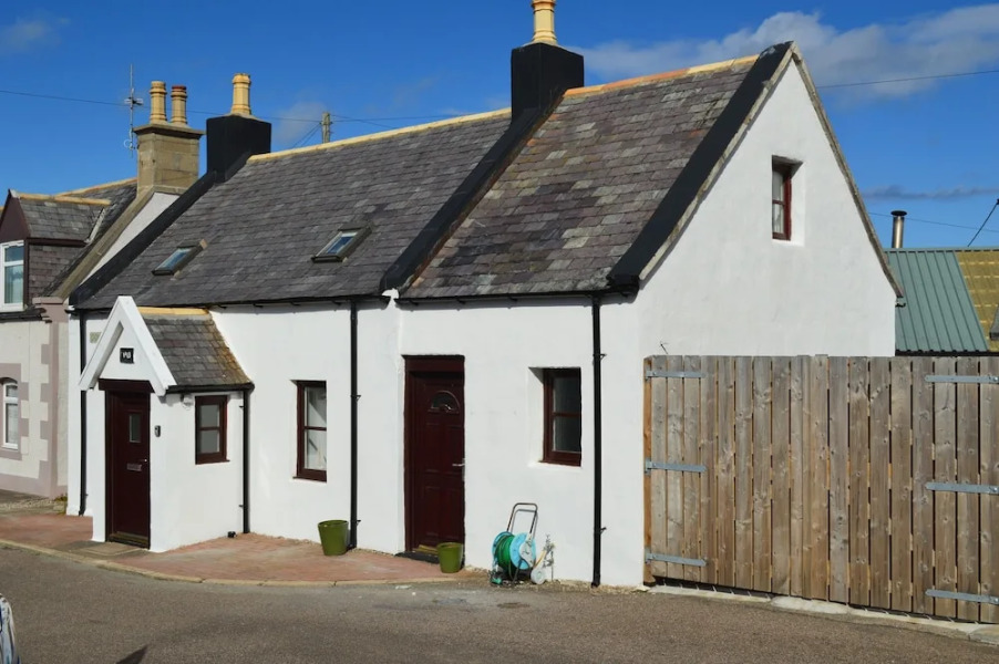 4-bed Cottage in Portknockie, Near Cullen, Moray