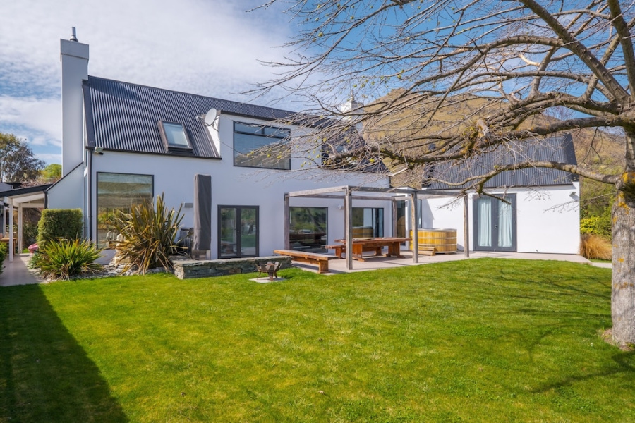 Tuckers Beach Hideaway