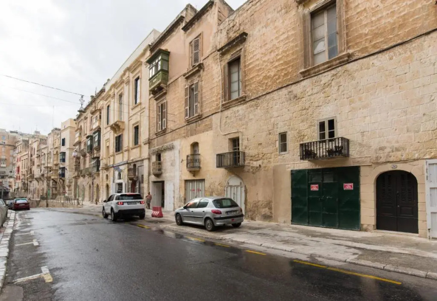 1 Bedroom Heritage Apartment