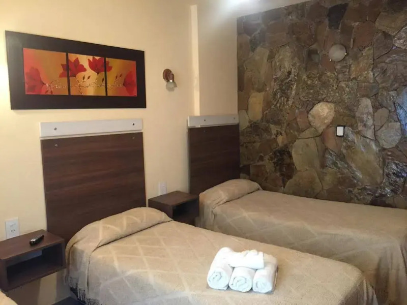 Hostería Carlos Alvear