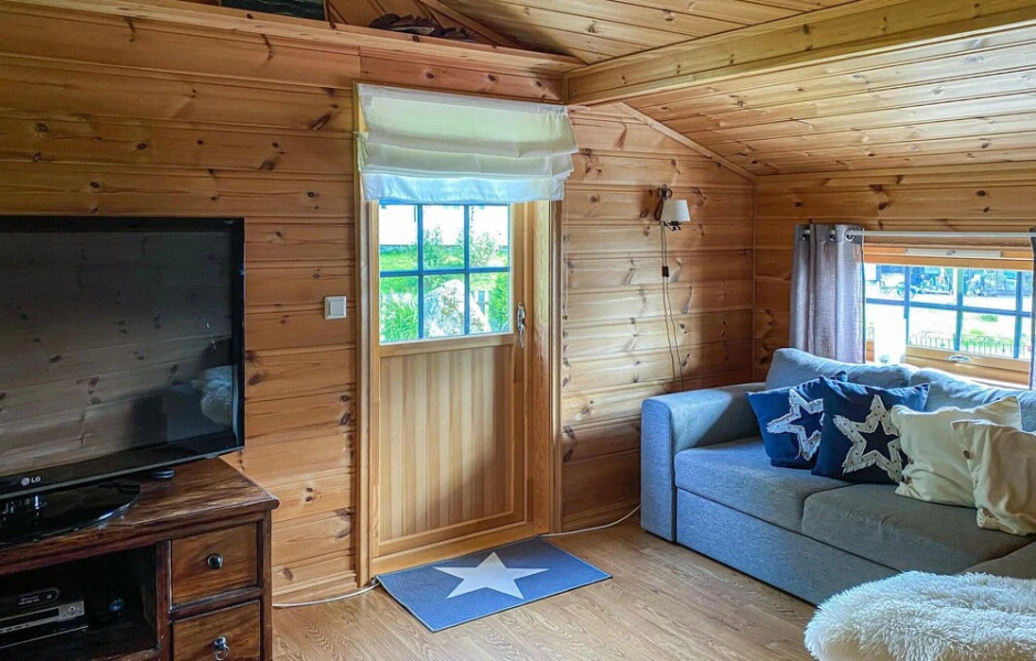 Nice Home in Stavang With 4 Bedrooms