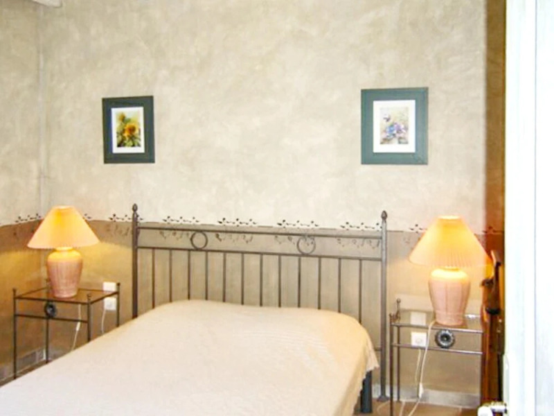 House With 2 Bedrooms in Oppède, With Wonderful Mountain View, Pool Ac