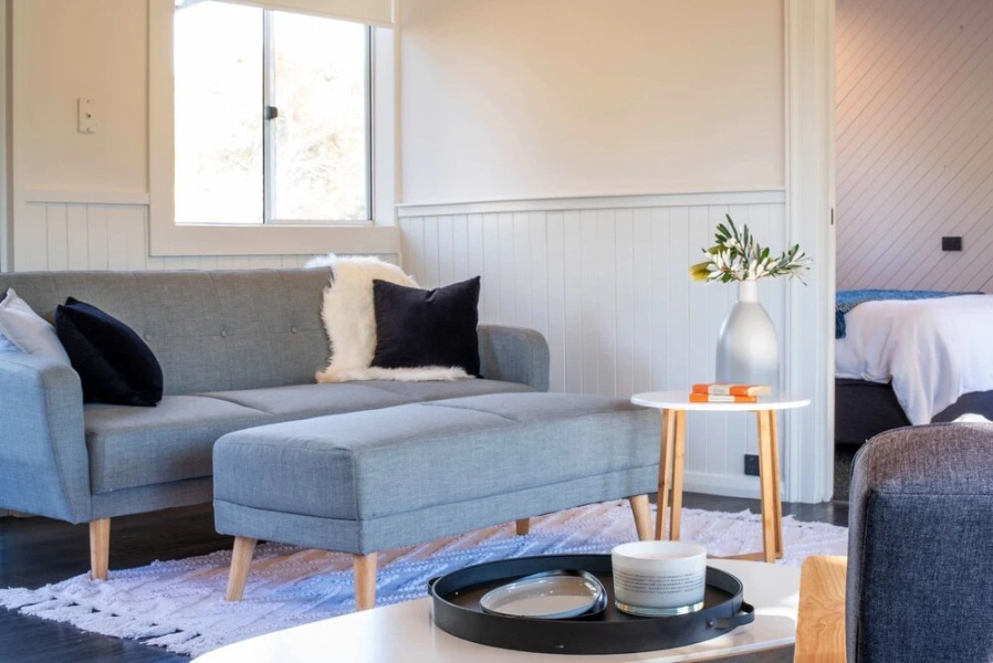 3 Bedroom Entertainer with Bungalow Next To Beach