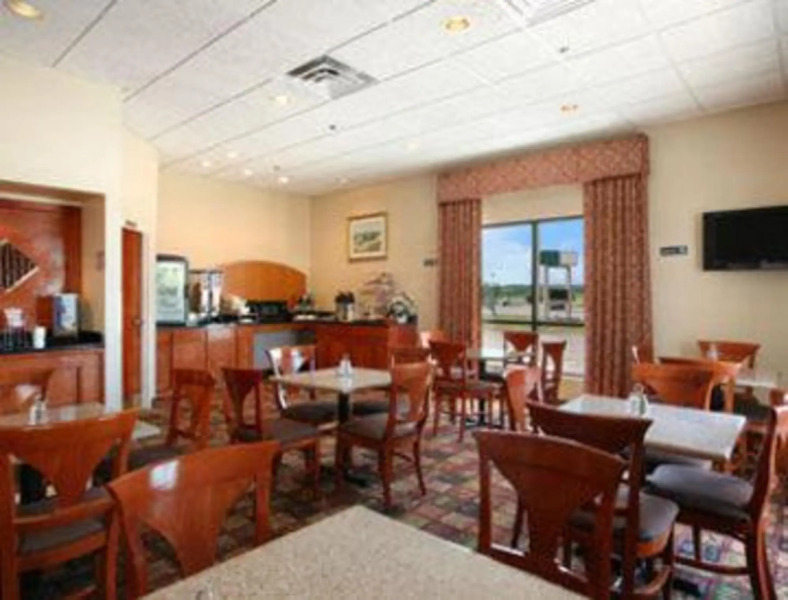 Days Inn & Suites Moline