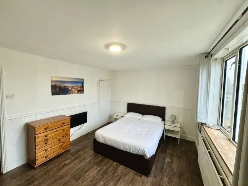 Detached 4beds - Windsor, Heathrow & London Access