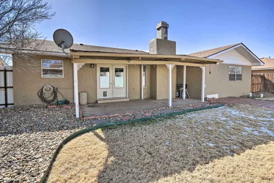 Charming Clovis Home w/ Covered Patio!