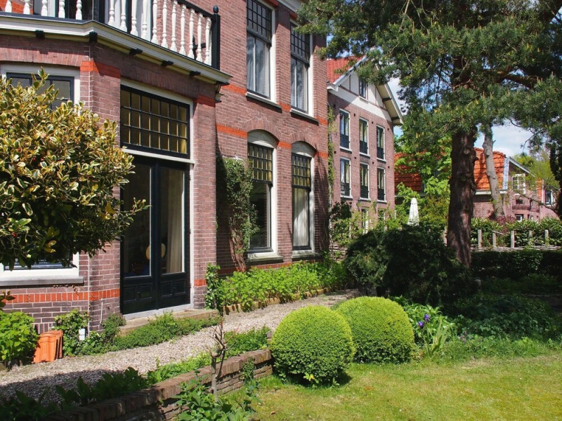 Luxurious Villa in Haarlem with Two Ponds