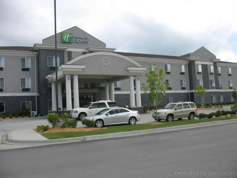 Holiday Inn Express Hotel & Suites Pittsburg by IHG