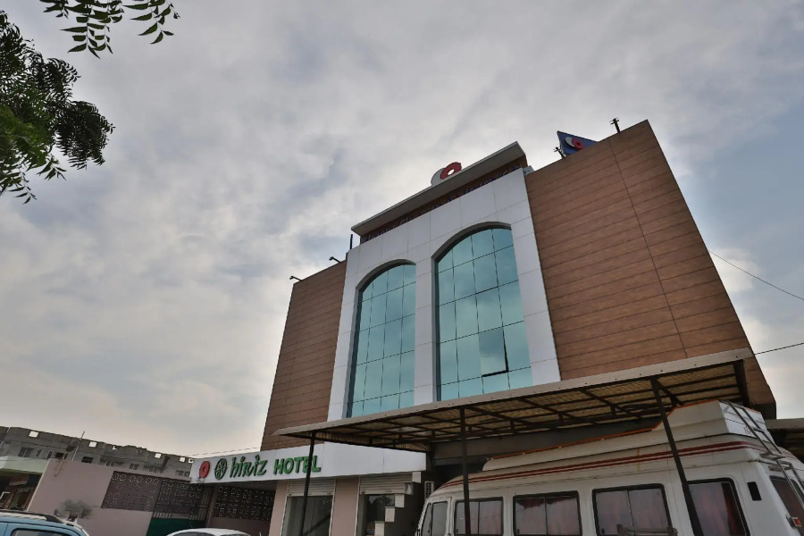 Capital O 41581 Hiriz Hotel