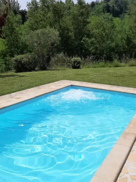 2 bedrooms appartement with shared pool furnished garden and wifi at Montecarlo