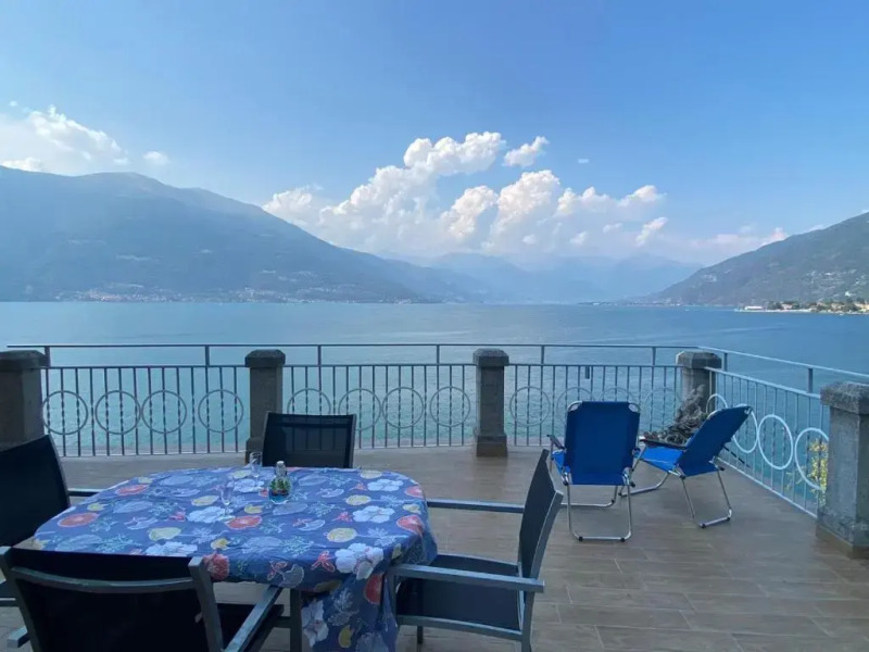 Apartment with Big Terrace and Direct access to the Beach