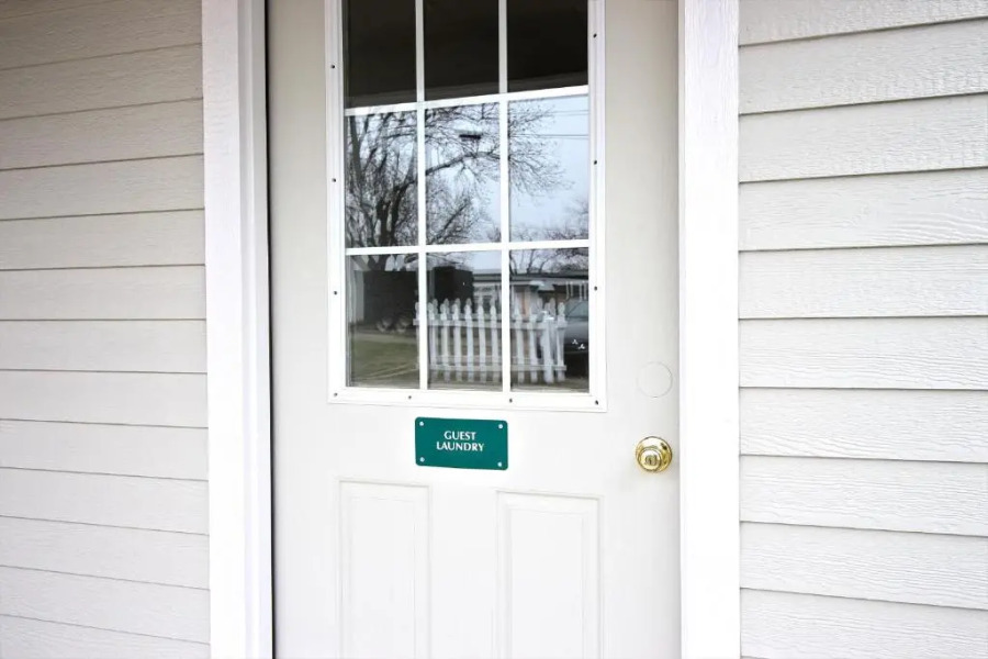 Peach Tree Inn & Suites