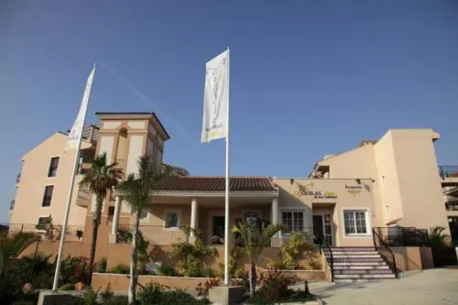 Apartamentos Turisticos Aguilas de los Collados