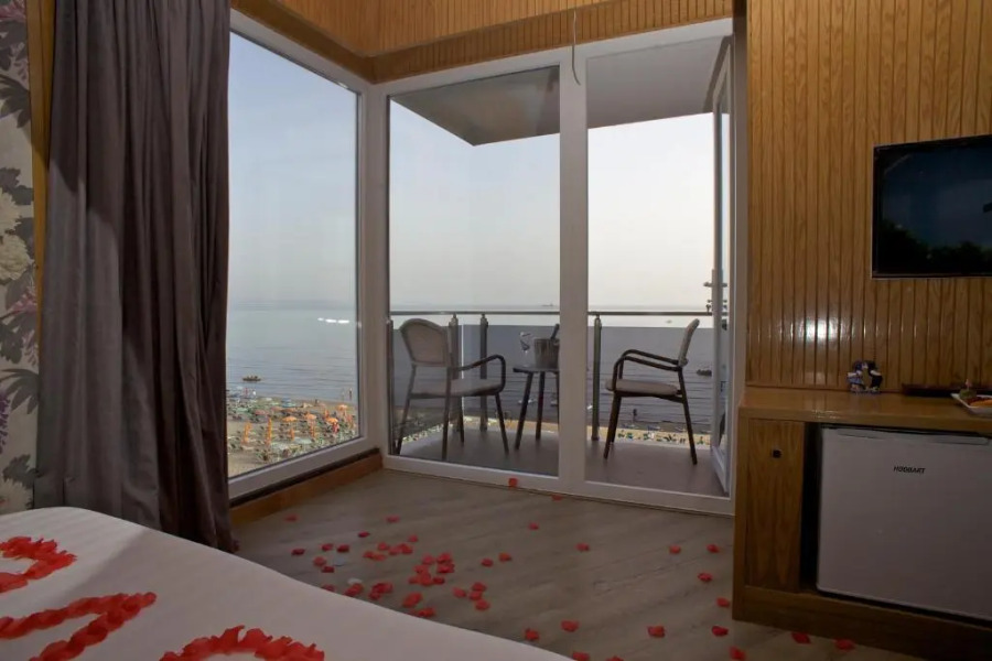 Vila One Beach Hotel