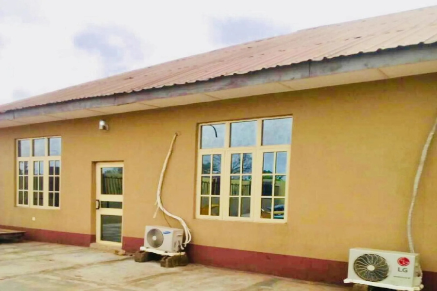 Momak 4 Hotel & Suites