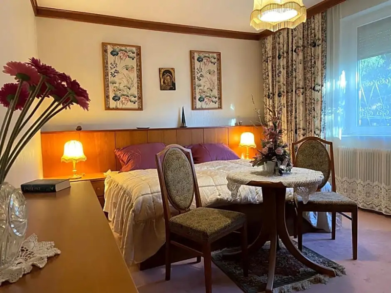 Suburb Hostel