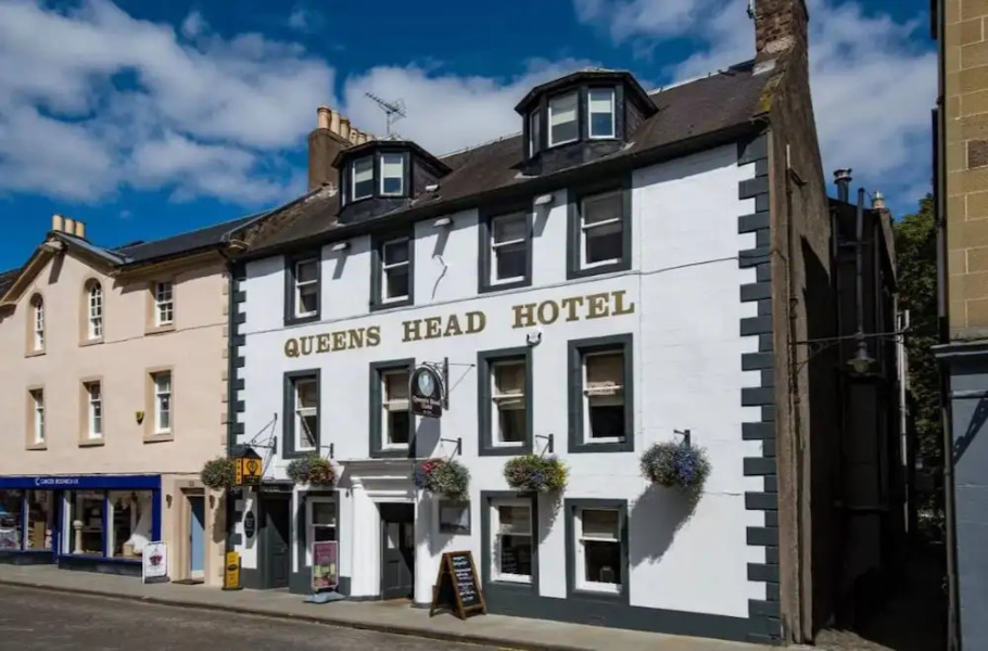 Queens Head Hotel