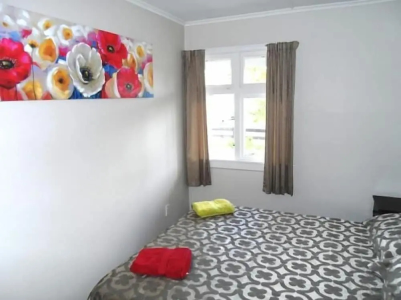 Lake Maraetai Lodge - Hostel