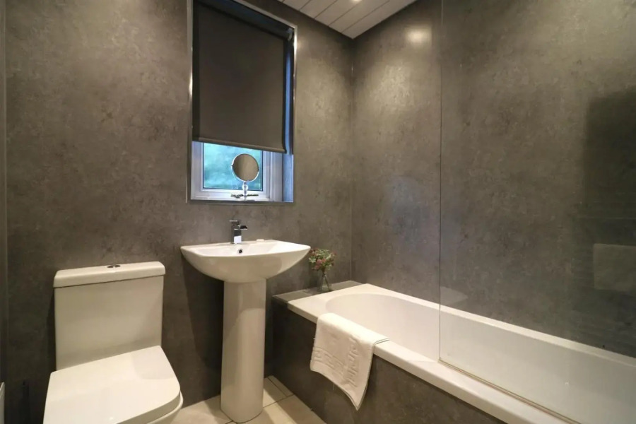 Signature - Glen Lee House