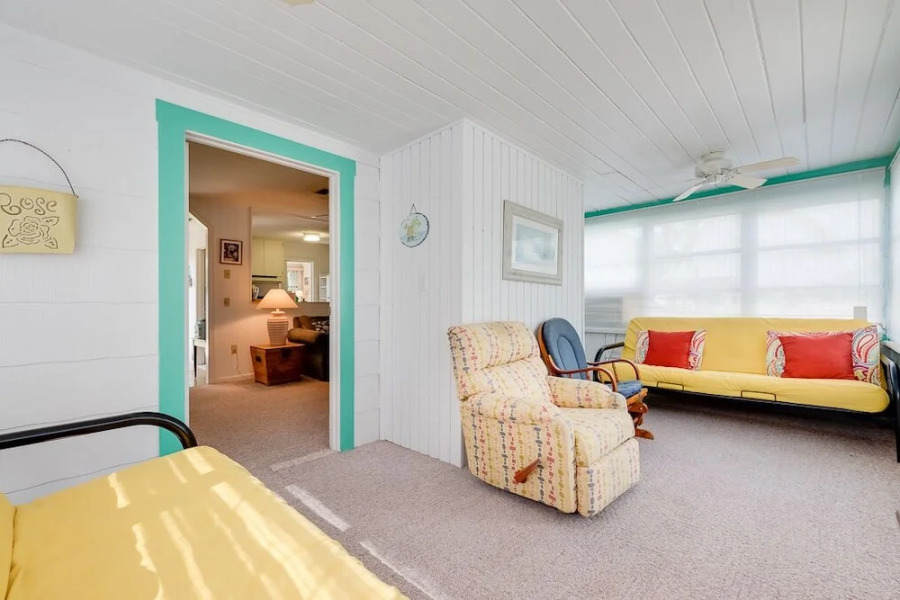 Albee Sunset Cottage, 2 Bedrooms, Pet Friendly, Wifi, Sleeps 8
