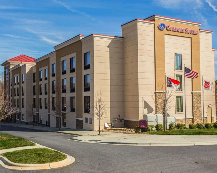 Comfort Suites Huntersville near Lake Norman