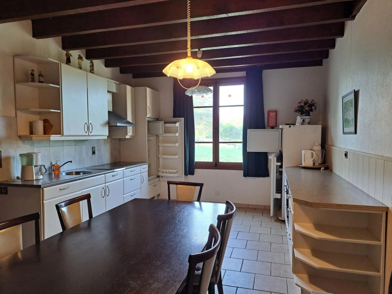 Cozy Holiday Home in Vieure with spacious Garden