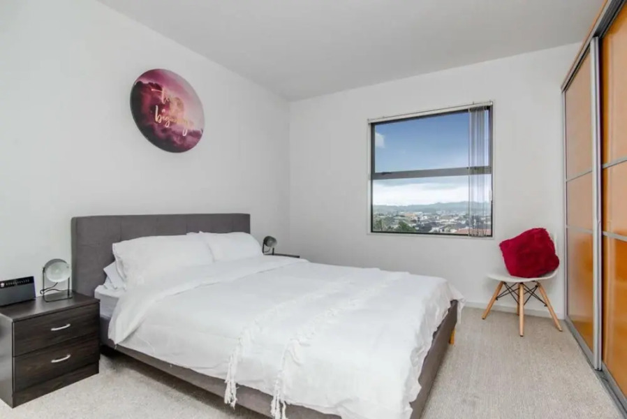 Cozy & Contemporary Apartment