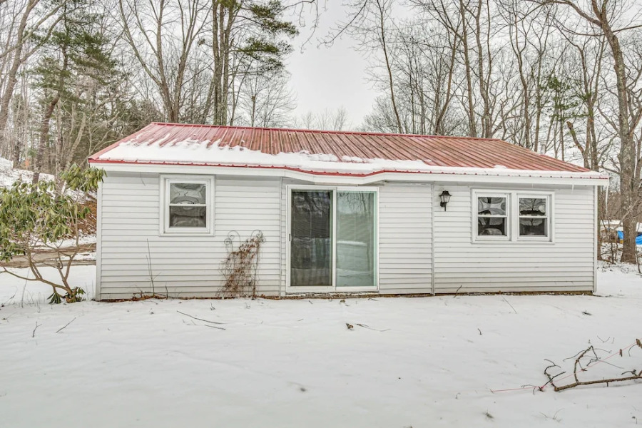 Riverfront Topsham Home ~ 28 Mi to Portland!