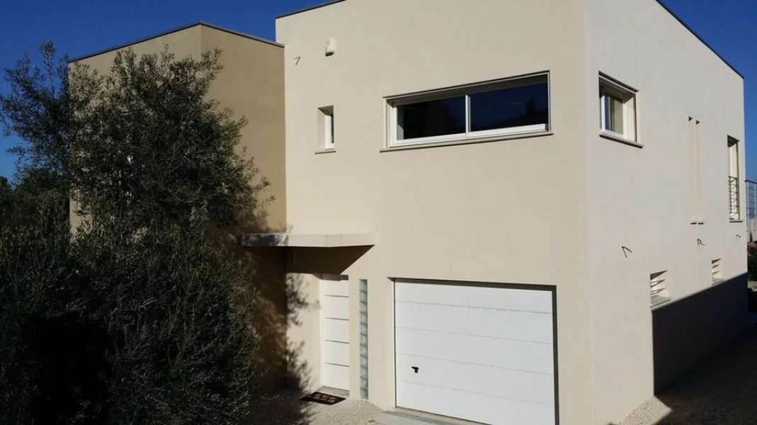 Studio in Villeneuve-lès-avignon, With Wonderful Mountain View, Pool A