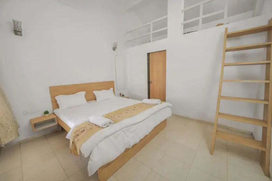 3BHK w/Pool - Dream Habitat by Universe Villas