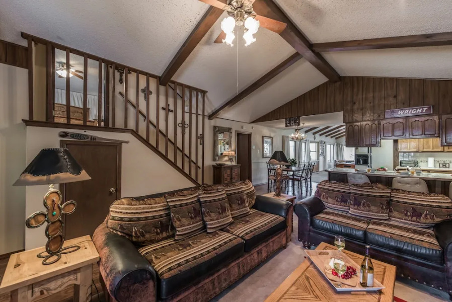 Cowboys Indians and Outlaws - Three Bedroom Cabin