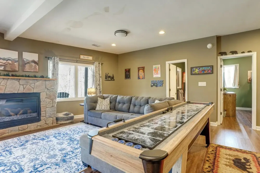 Stunning Wintergreen Resort Home: Ski & Golf!