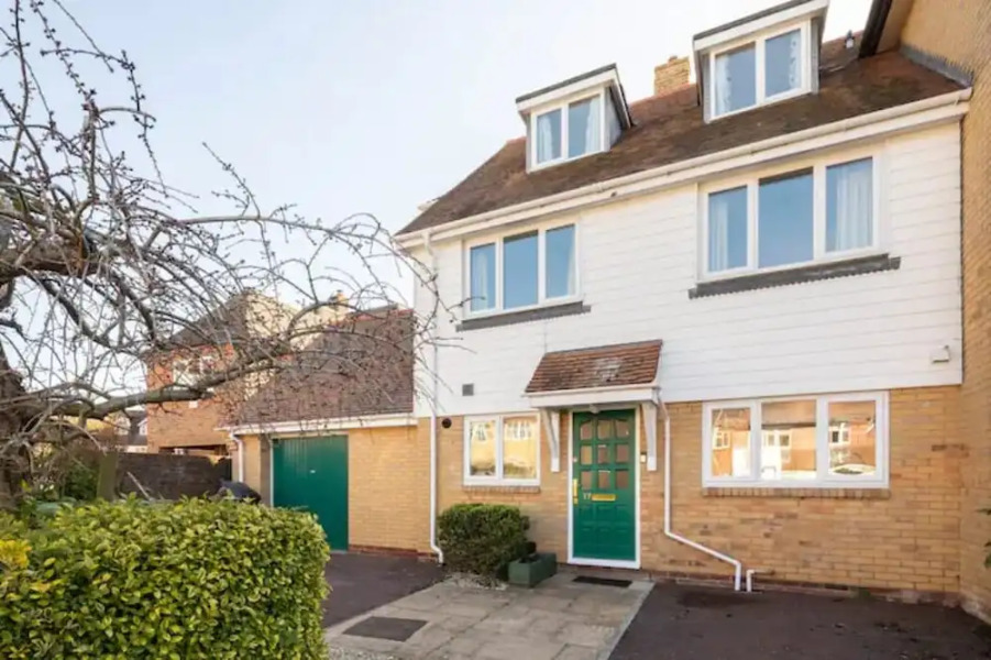 Abingdon House - 4 BR on the Marina