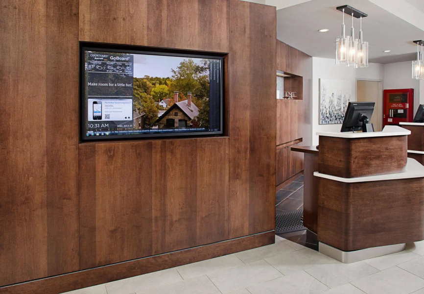 Courtyard by Marriott Manchester - Boston Regional Airport