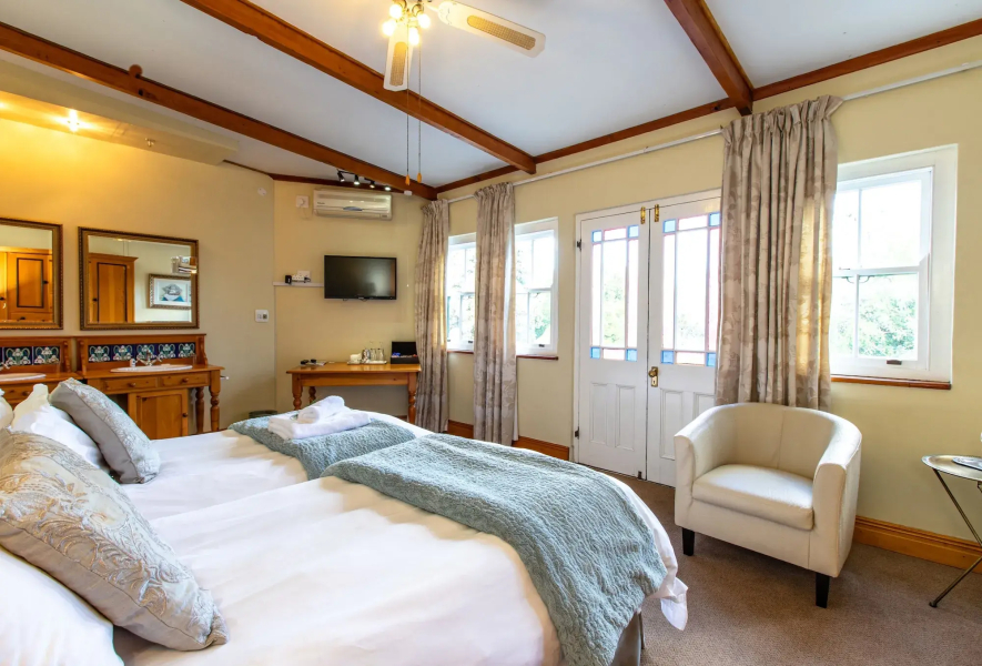 Evergreen Manor And Spa