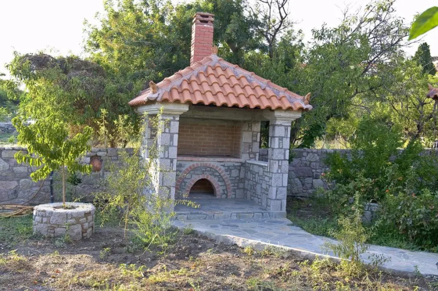 Artemis Traditional Hotel
