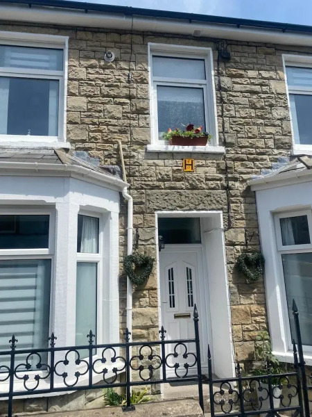 Lovely 3-bed House in Bridgend 7min From Porthcawl