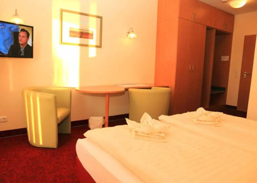 Strandhotel & Restaurant Mirow