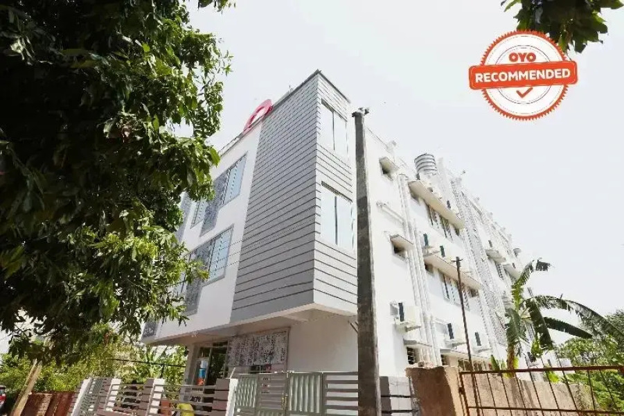 Hotel Bhinna Sakala by OYO Rooms