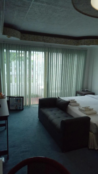 Grand Peninsula Suites