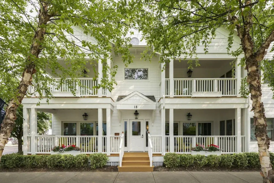 The Neighborhood Hotel-New Buffalo