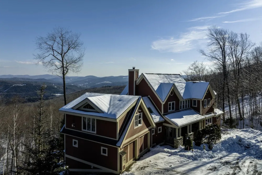 Luxury 6br Solitude Ge- Indoor Bball Court, Private Tub 6 Bedroom Home by RedAwning