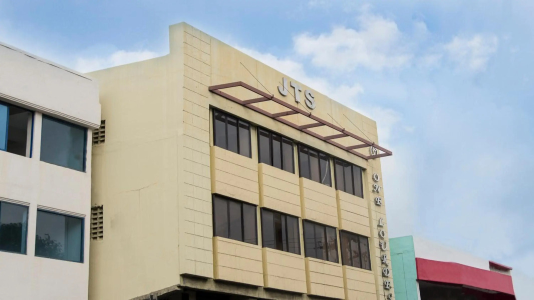 One Lourdes Dormitel