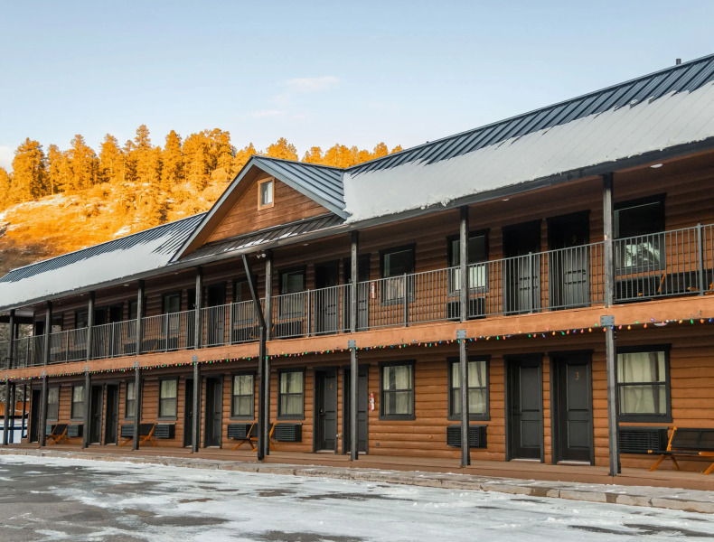 High Creek Lodge & Cabins