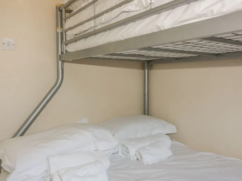Chalet H11