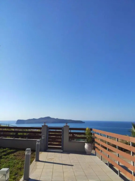 Wish sea and mountain view