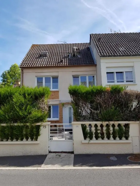 COSY ROOM + BREAKFAST 20 mn from EPERNAY