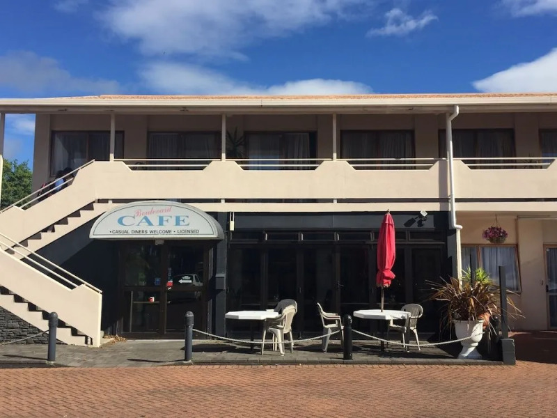 Boulevard Motel & Restaurant