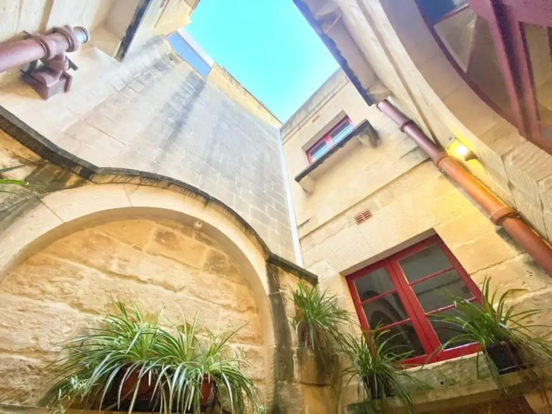 Villa Rossa Gozo - 5 bedroom ensuite with pool & jacuzzi